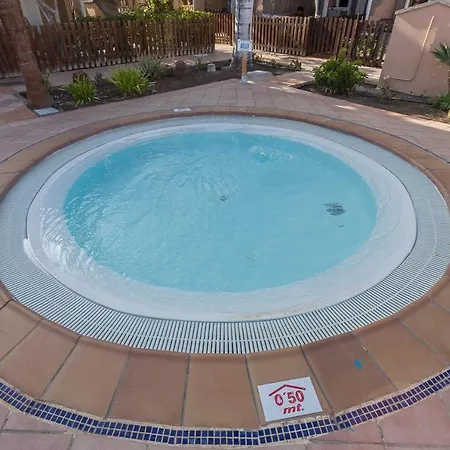 Flatguest - Green Oasis Ferly's Piscina En Reformas *
