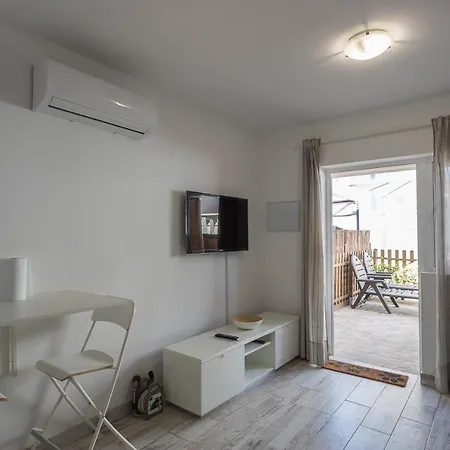 Flatguest - Green Oasis Ferly's Piscina En Reformas Holiday home